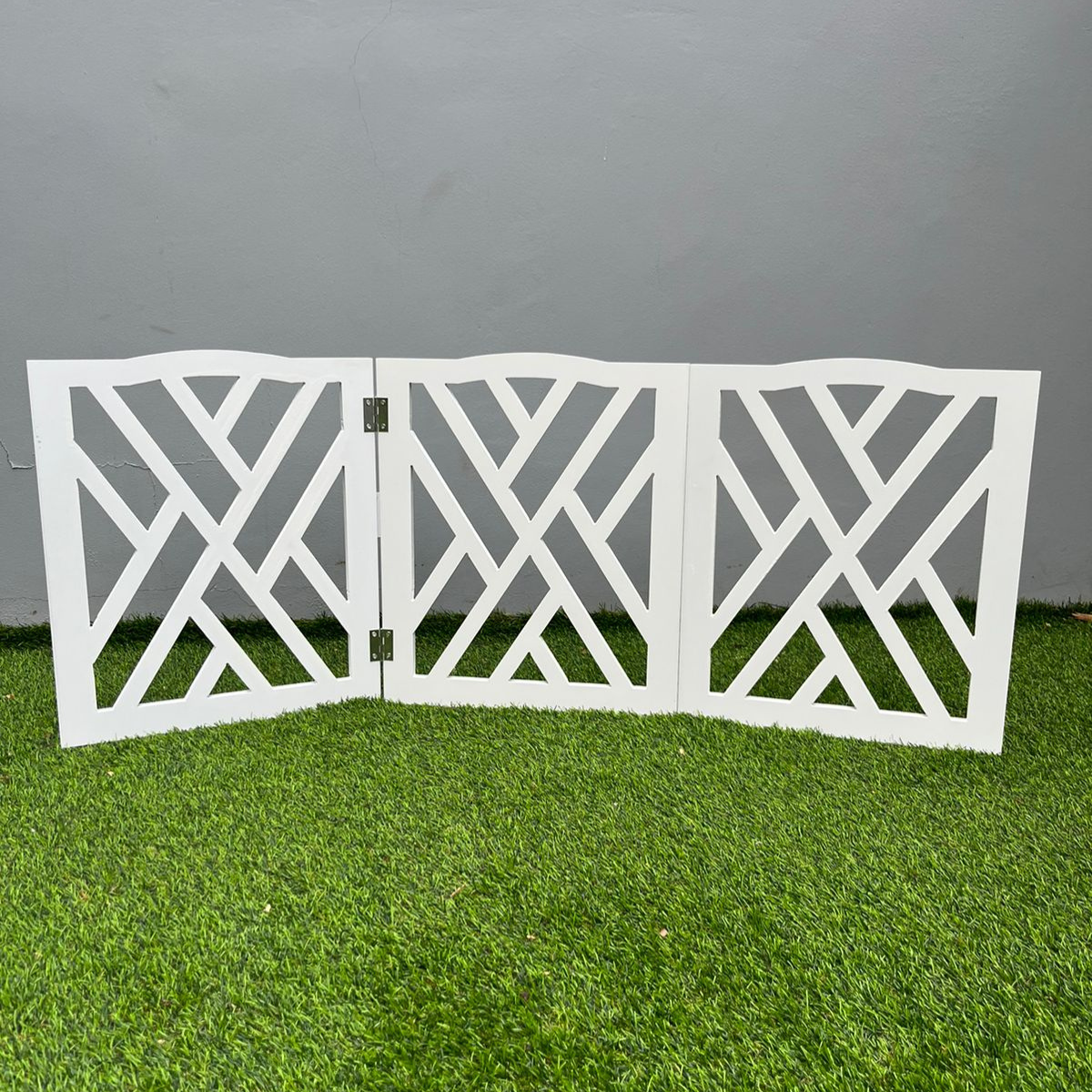 Puerta ajustable plegable blanca